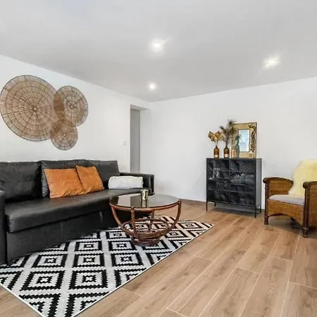 Apartment Les Hauteurs De Cranves-Sales