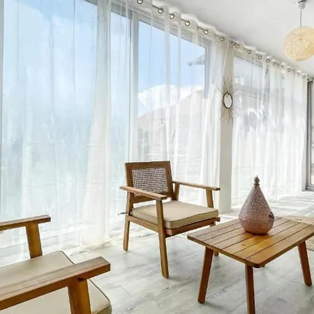 Les Hauteurs De Apartment *